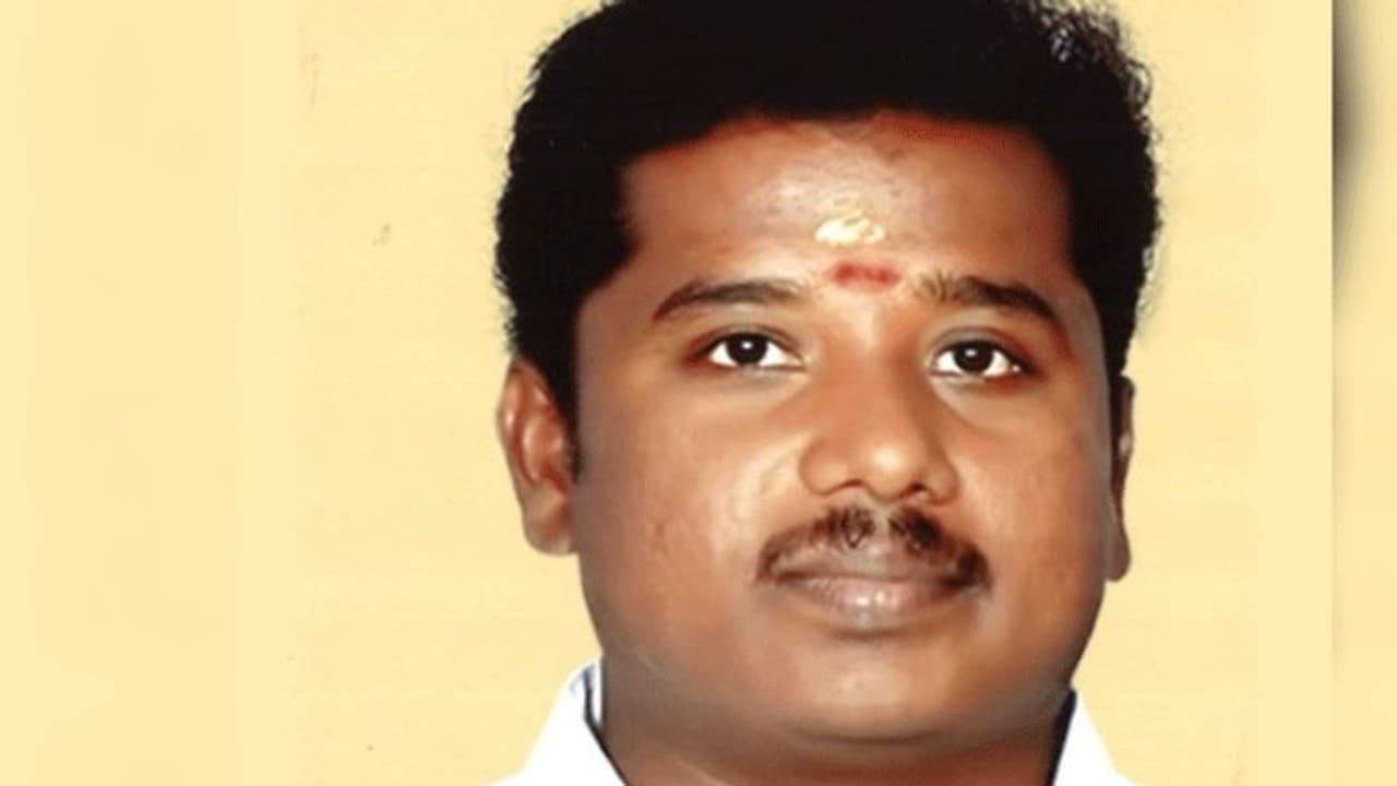 வாசுதேவநல்லூர் அதிமுக எம்எல்ஏ மனோகரனுக்கு கொரோனா தொற்று... அரசு மருத்துவமனையில் அனுமதி..! வாசுதேவநல்லூர் அதிமுக எம்எல்ஏ மனோகரனுக்கு கொரோனா தொற்று... அரசு மருத்துவமனையில் அனுமதி..!