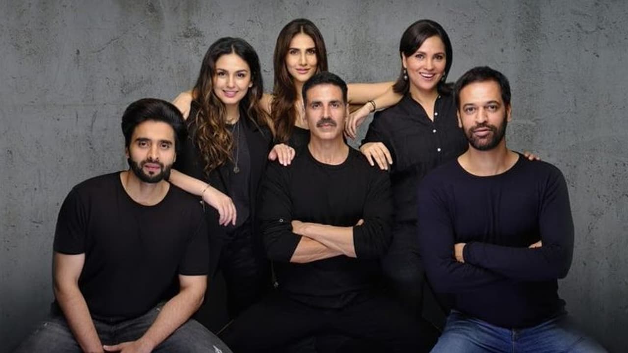 Amid COVID 19 pandemic, Jackky Bhagnani, Akshay Kumar and Bell Bottom team take off to UK Amid COVID 19 pandemic, Jackky Bhagnani, Akshay Kumar and Bell Bottom team take off to UK