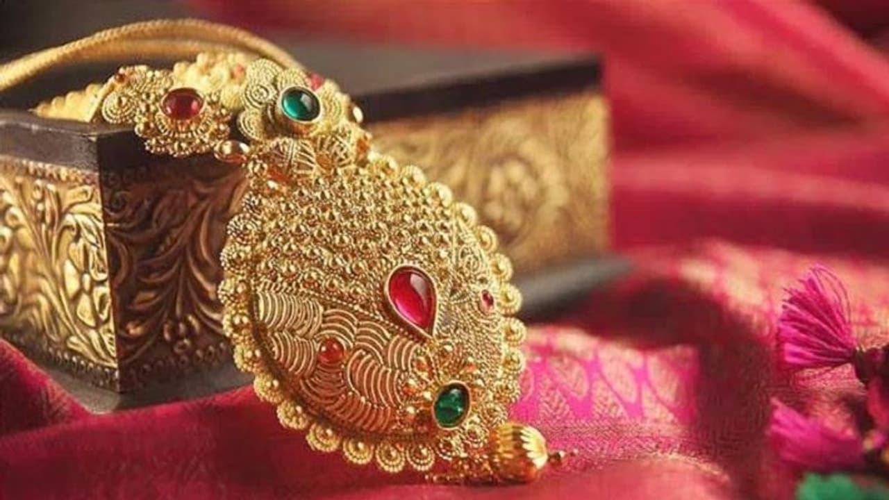 Gold Rate Today : தங்கம் விலை மீண்டும் உயர்வு.! இல்லத்தரசிகள் ஷாக் !! எவ்வளவு விலை தெரியுமா ?