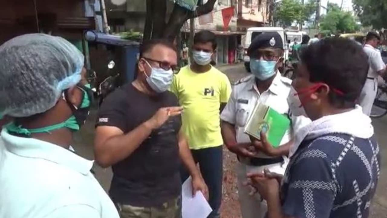 বেঁচে থাকাকালীন 'বেড নেই', ফেরাল হাসপাতাল,মৃত্যুর পর বৃদ্ধার দেহ রাতভোর পড়ে কেষ্টপুরে বেঁচে থাকাকালীন 'বেড নেই', ফেরাল হাসপাতাল,মৃত্যুর পর বৃদ্ধার দেহ রাতভোর পড়ে কেষ্টপুরে