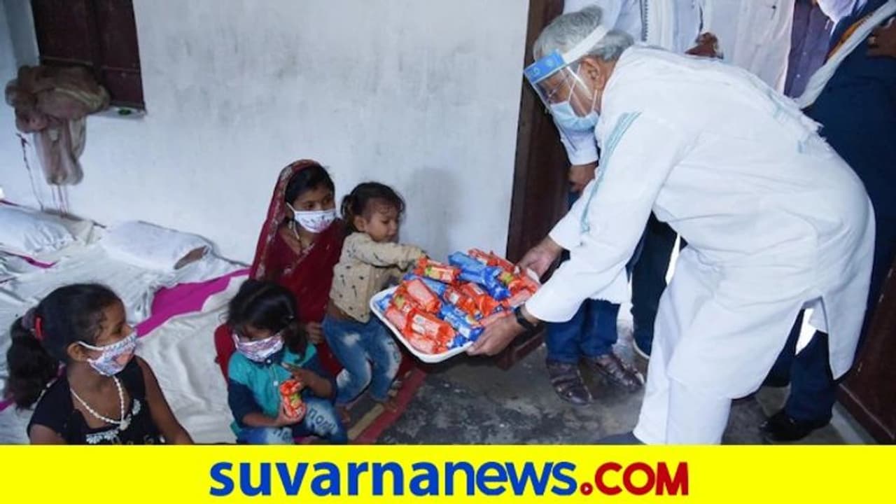 ಬಿಸ್ಕತ್ ಅಂಕಲ್ ಆದ ಬಿಹಾರ ಸಿಎಂ ನಿತೀಶ್ ಕುಮಾರ್..! ಬಿಸ್ಕತ್ ಅಂಕಲ್ ಆದ ಬಿಹಾರ ಸಿಎಂ ನಿತೀಶ್ ಕುಮಾರ್..!