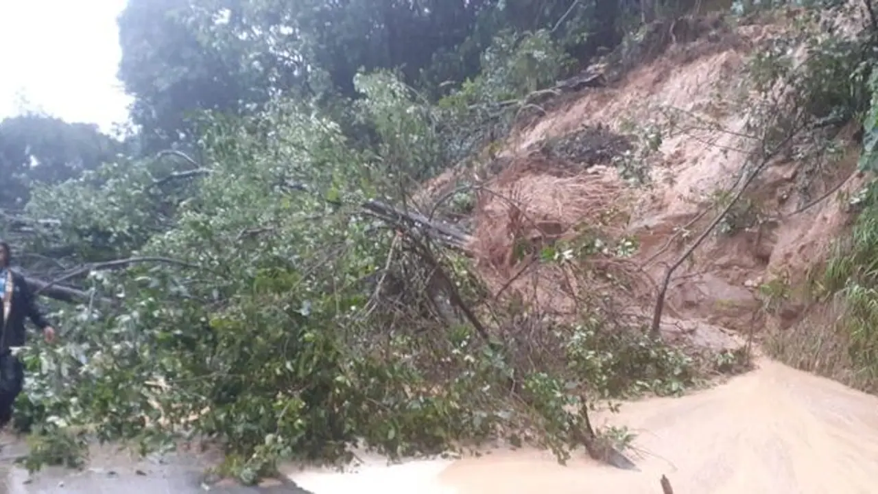 ദുരിതം വിതച്ച് കനത്ത മഴ, ദേശീയ ദുരന്ത നിവാരണ സേനയുടെ മൂന്ന് സംഘം കൂടി ഇന്ന് കേരളത്തിലേക്ക്