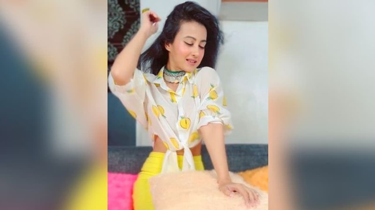 মনামীর জীবনে নতুন অথিতির আগমন, 'রূপো'র ছোঁয়ায় শুরু হল অভিনেত্রীর ভিন্ন যাত্রা মনামীর জীবনে নতুন অথিতির আগমন, 'রূপো'র ছোঁয়ায় শুরু হল অভিনেত্রীর ভিন্ন যাত্রা