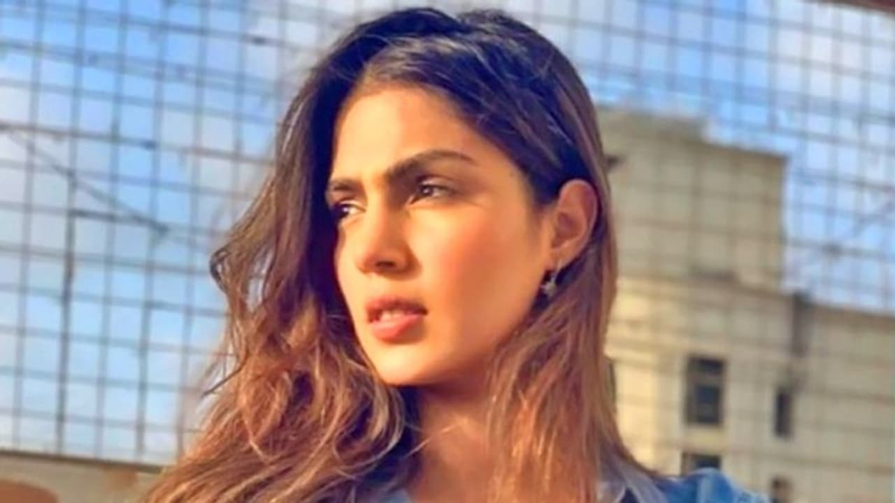 Sushant Singh death: What Rhea Chakraborty had to say during ED interrogation for money laundering Sushant Singh death: What Rhea Chakraborty had to say during ED interrogation for money laundering