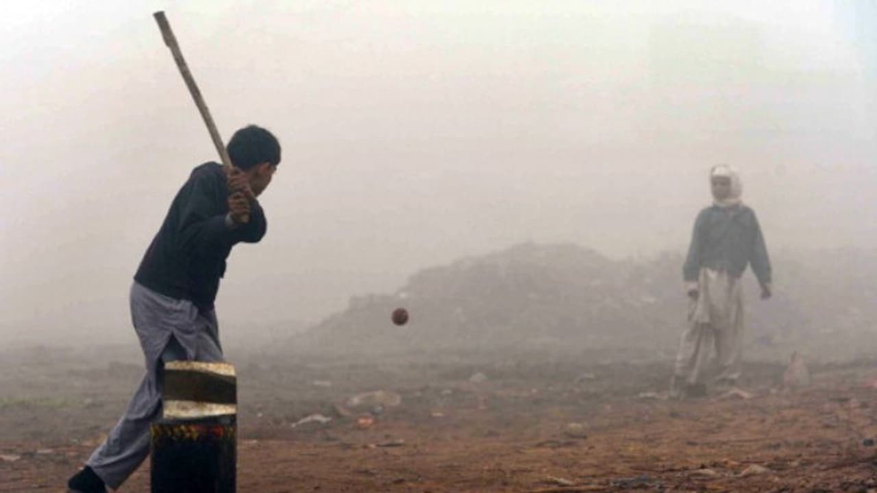 মাঠ লক্ষ্য করে ছুটে এল ঝাঁকে ঝাঁকে গুলি, ফের পাকিস্তানে ক্রিকেটের উপর জঙ্গি হামলা
