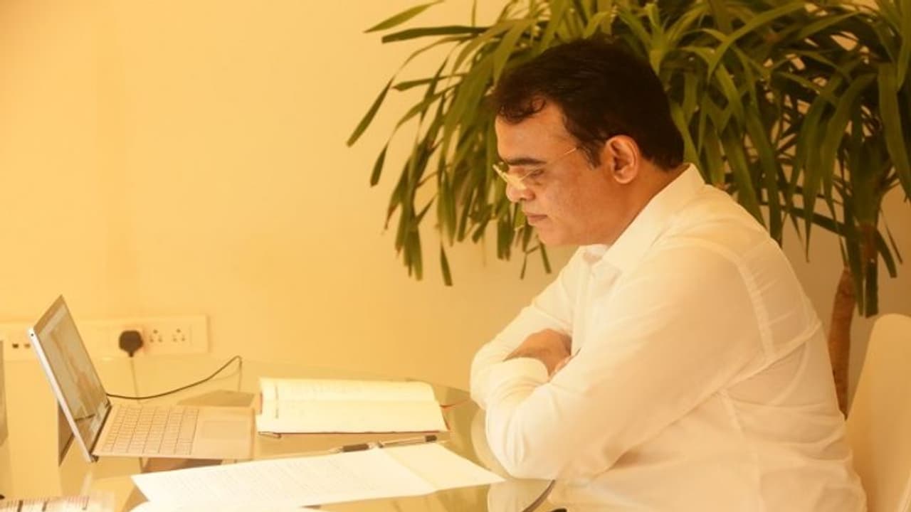 ಕೊರೋನಾ ಡ್ಯೂಟಿಗೆ ಬರದವರಿಗೆ ನೋಟಿಸ್, ಬೆಡ್ ನೀಡದ ದೊಡ್ಡಾಸ್ಪತ್ರೆಗೂ ತಕ್ಕ ಶಾಸ್ತಿ