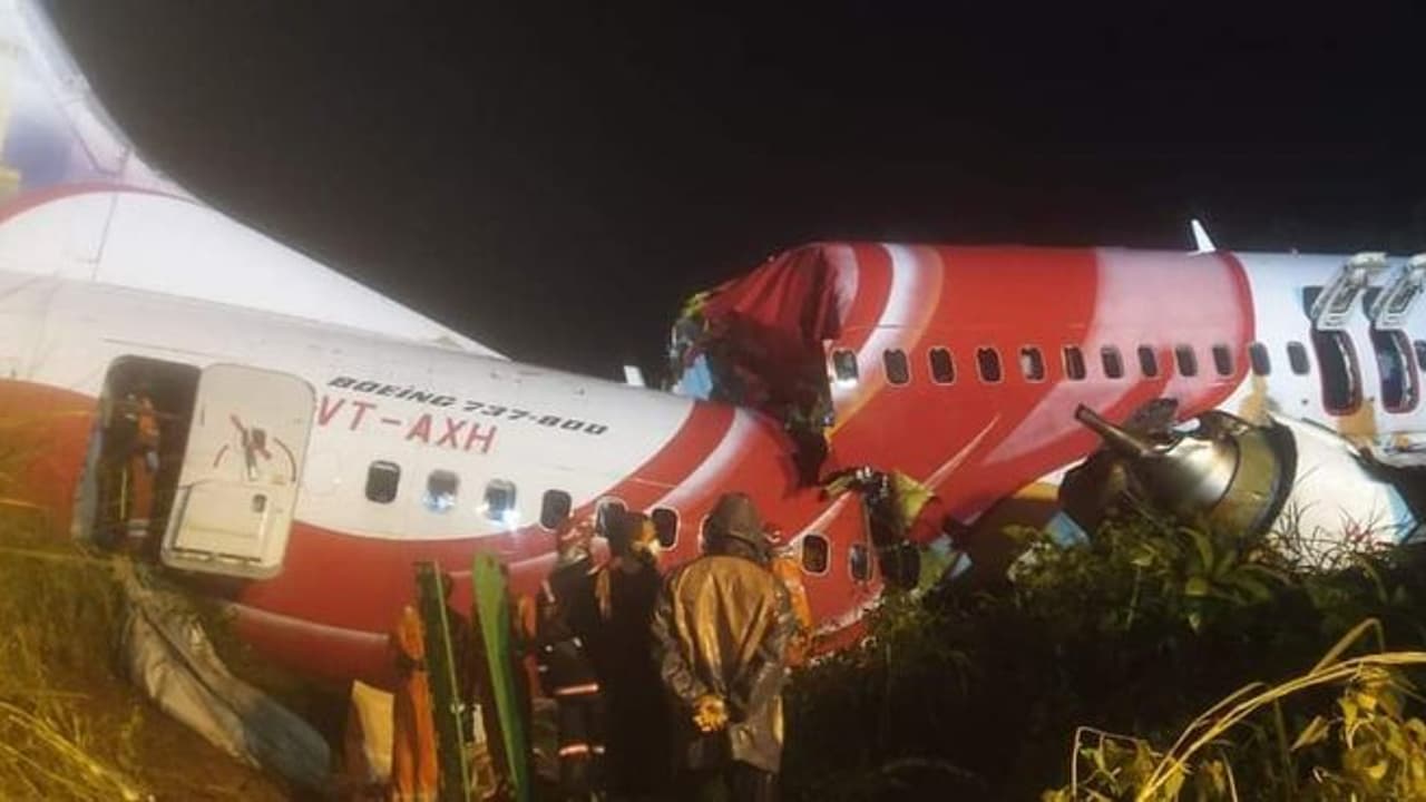 കരിപ്പൂര് വിമാനാപകടം; ദുബായിലെ ഇന്ത്യന് കോണ്സുലേറ്റ് ഇന്ന് തുറന്ന് പ്രവര്ത്തിക്കും കരിപ്പൂര് വിമാനാപകടം; ദുബായിലെ ഇന്ത്യന് കോണ്സുലേറ്റ് ഇന്ന് തുറന്ന് പ്രവര്ത്തിക്കും