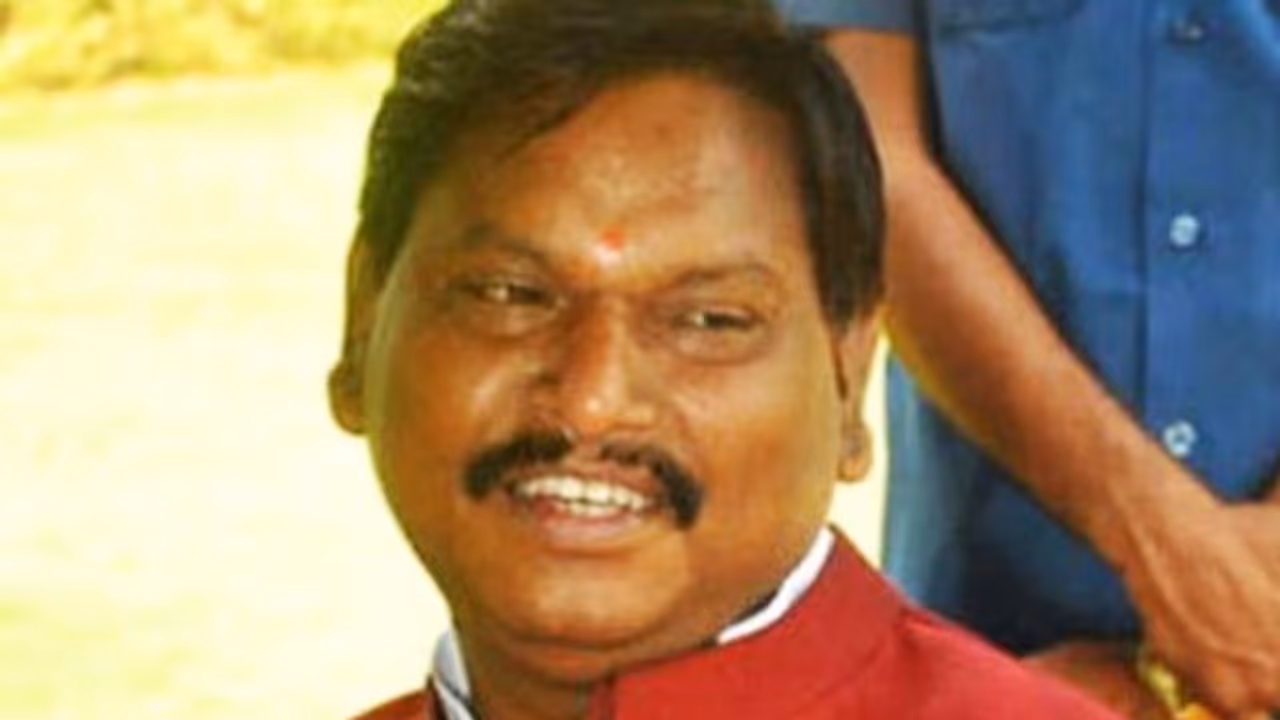 Arjun Munda can’t hide his joy as Murmu becomes first tribal to take over as CAG of India