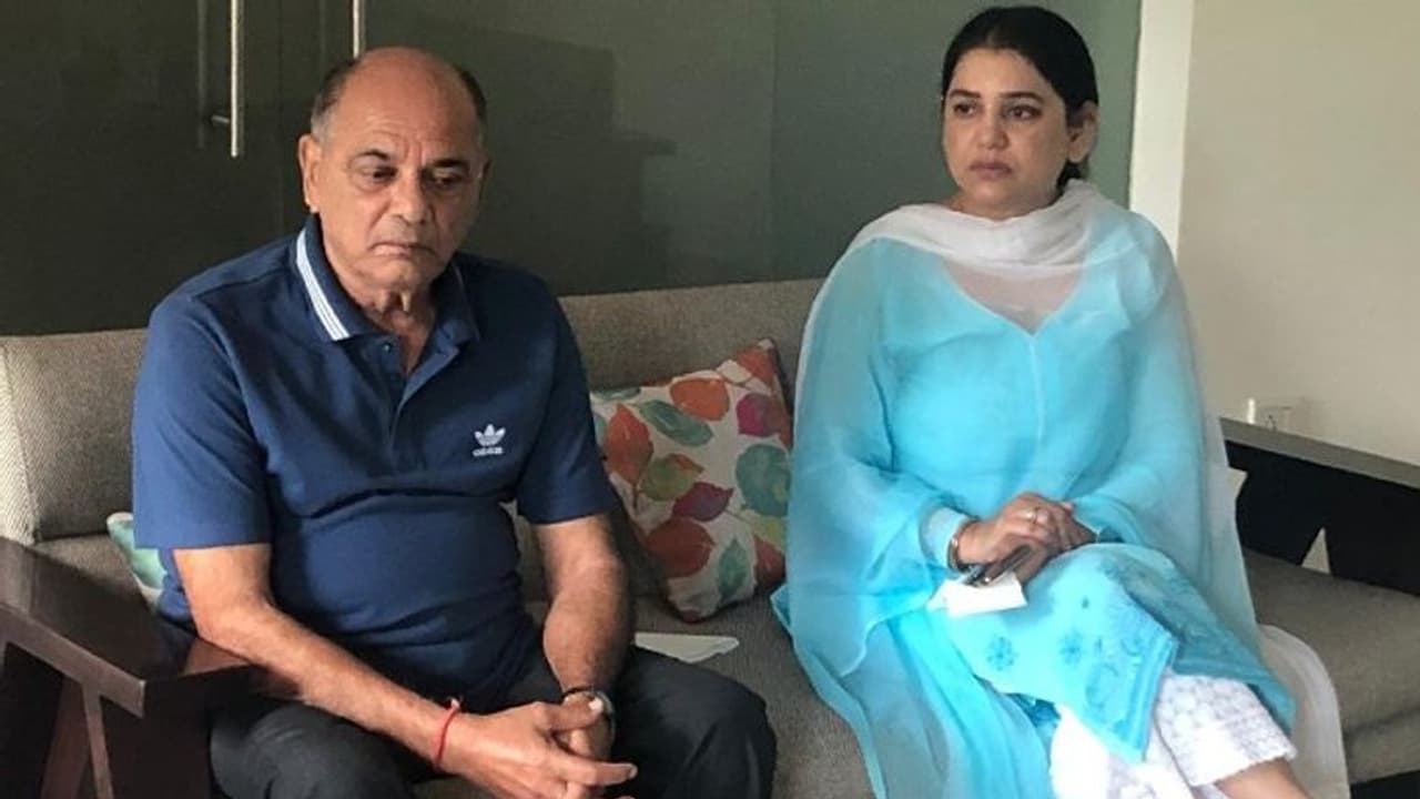 కేసును ముంబైకి బదిలీ చేయడానికి ప్రయత్నించడం తప్పు : రియాపై సుశాంత్ తండ్రి విమర్శలు కేసును ముంబైకి బదిలీ చేయడానికి ప్రయత్నించడం తప్పు : రియాపై సుశాంత్ తండ్రి విమర్శలు