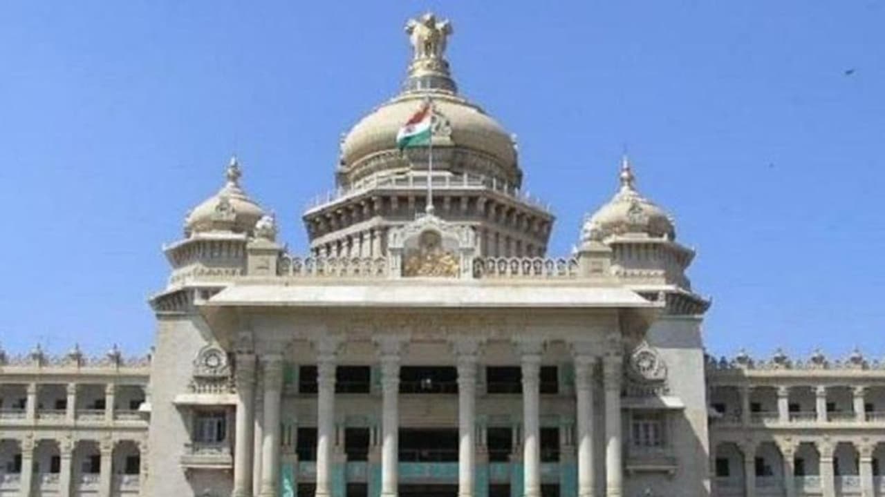 ಕೊರೋನಾ ವೈರಸ್ ಆತಂಕದ ಮಧ್ಯೆ ಪ್ರವಾಹ ಭೀತಿ: ಕೆಲವೊಂದಷ್ಟು ಪರಿಹಾರ ಘೋಷಿಸಿದ ಸರ್ಕಾರ ಕೊರೋನಾ ವೈರಸ್ ಆತಂಕದ ಮಧ್ಯೆ ಪ್ರವಾಹ ಭೀತಿ: ಕೆಲವೊಂದಷ್ಟು ಪರಿಹಾರ ಘೋಷಿಸಿದ ಸರ್ಕಾರ