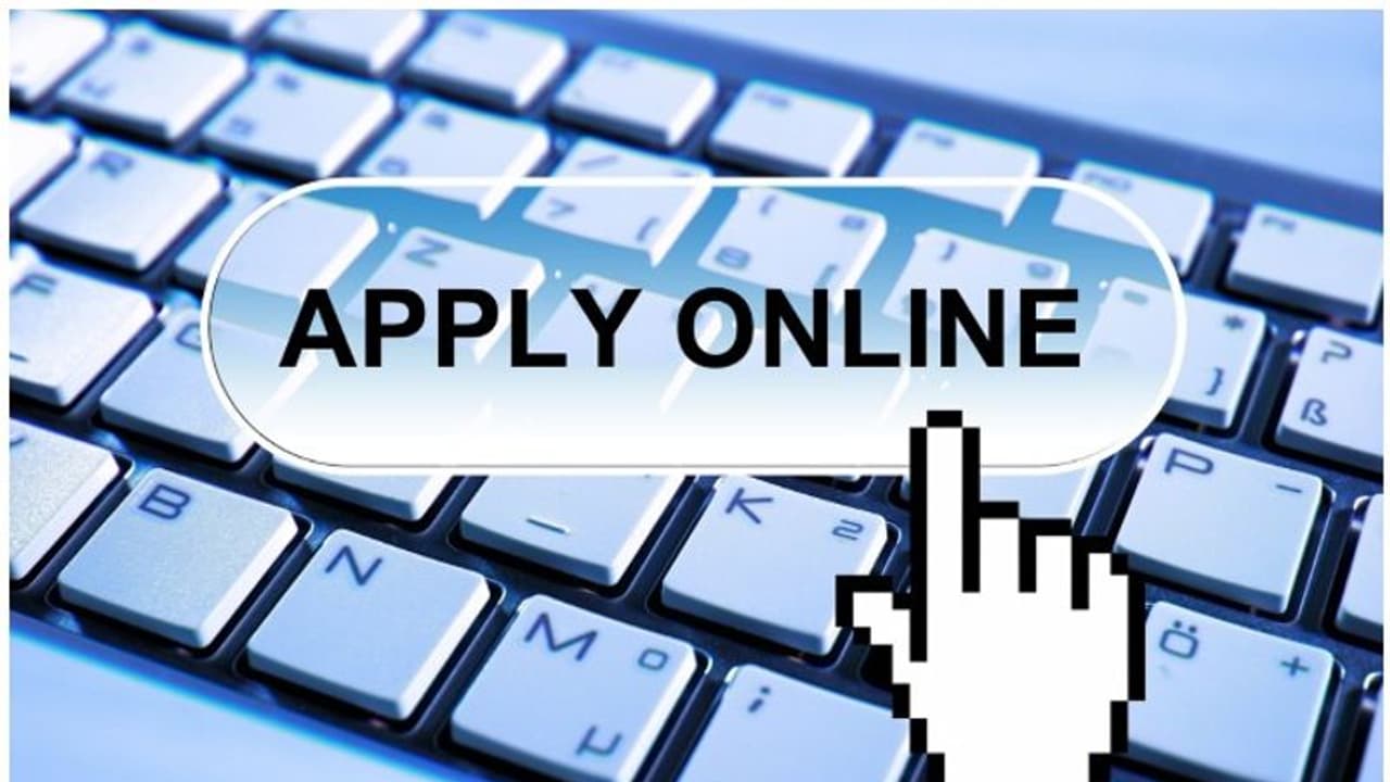 നേഴ്സിംഗ്, ഫാർമസി, പാരാമെഡിക്കൽ കോഴ്സുകളിലേക്ക് സ്പോർട്സ് ക്വാട്ടാ പ്രവേശനത്തിന് അപേക്ഷിക്കാം നേഴ്സിംഗ്, ഫാർമസി, പാരാമെഡിക്കൽ കോഴ്സുകളിലേക്ക് സ്പോർട്സ് ക്വാട്ടാ പ്രവേശനത്തിന് അപേക്ഷിക്കാം
