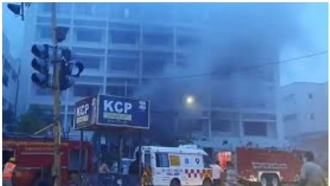 కరోనా కేర్ సెంటర్ అగ్నిప్రమాదం... మృతులు వీరే కరోనా కేర్ సెంటర్ అగ్నిప్రమాదం... మృతులు వీరే