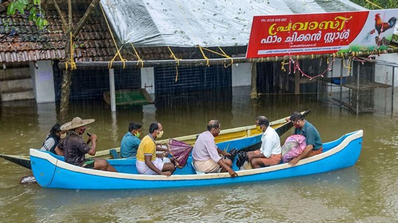 Kerala Flood study : പ്രളയപഠന സമിതി നിർദ്ദേശം കടലാസിൽ, മുന്നറിയിപ്പിന് പോലും വഴിയില്ലാതെ കേരളം Kerala Flood study : പ്രളയപഠന സമിതി നിർദ്ദേശം കടലാസിൽ, മുന്നറിയിപ്പിന് പോലും വഴിയില്ലാതെ കേരളം