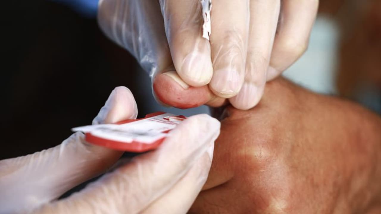 அதிர்ச்சி செய்தி... கோவையில் ஒரே கல்லூரியை சேர்ந்த 46 மாணவிகளுக்கு கொரோனா பாதிப்பு..!