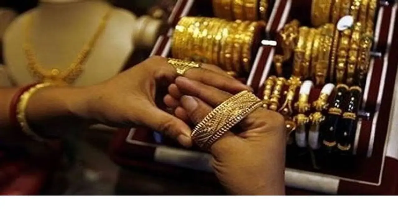 Gold Rate Today: தலைசுத்த வைக்கும் தங்கம்! மீண்டும் இன்று விலை உயர்வு! நிலவரம் என்ன Gold Rate Today: தலைசுத்த வைக்கும் தங்கம்! மீண்டும் இன்று விலை உயர்வு! நிலவரம் என்ன