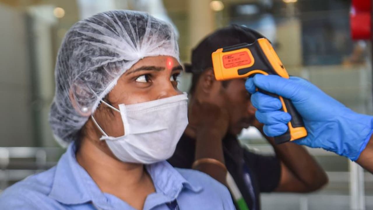 আশা জাগিয়ে কমল দৈনিক সংক্রমণ, দেশে সুস্থতার হার বেড়ে এবার ৭০ শতাংশের কাছাকাছি