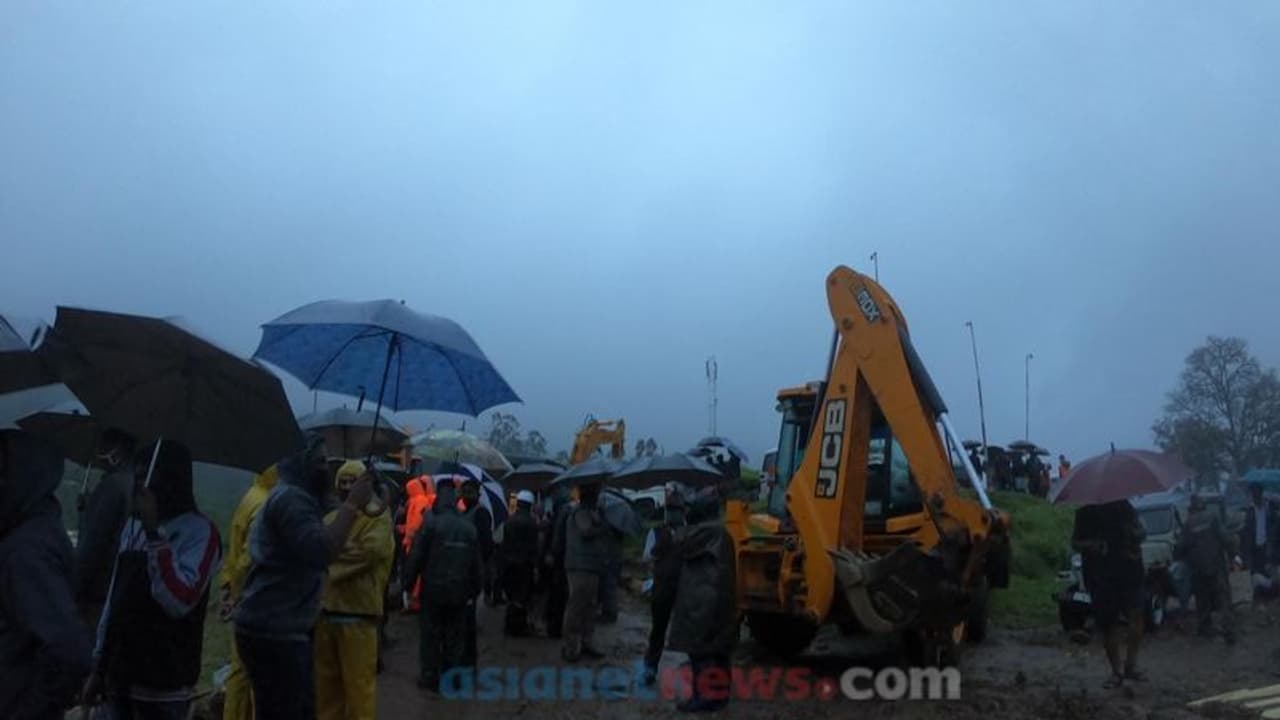 പെട്ടിമുടി ദുരന്തത്തിൽ മരണം 52; പ്രതികൂല കാലാവസ്ഥയിലും രക്ഷാപ്രവര്ത്തനം പെട്ടിമുടി ദുരന്തത്തിൽ മരണം 52; പ്രതികൂല കാലാവസ്ഥയിലും രക്ഷാപ്രവര്ത്തനം