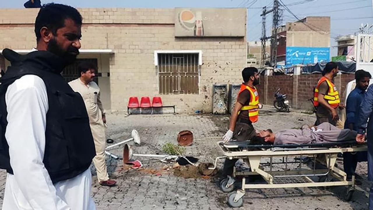 बलूचिस्तान : बाइक में आईईडी लगाकर किया ब्लास्ट, 6 की मौत, 10 से ज्यादा घायल बलूचिस्तान : बाइक में आईईडी लगाकर किया ब्लास्ट, 6 की मौत, 10 से ज्यादा घायल