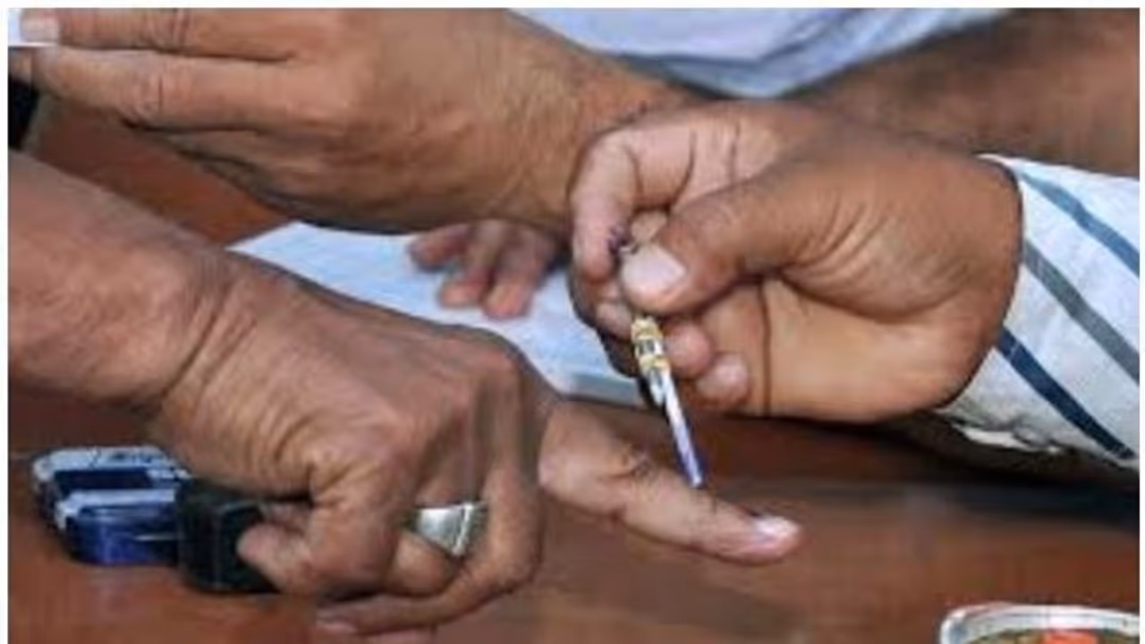 Uttar Pradesh: Samajwadi Party plays Brahmin card ahead of Assembly election Uttar Pradesh: Samajwadi Party plays Brahmin card ahead of Assembly election