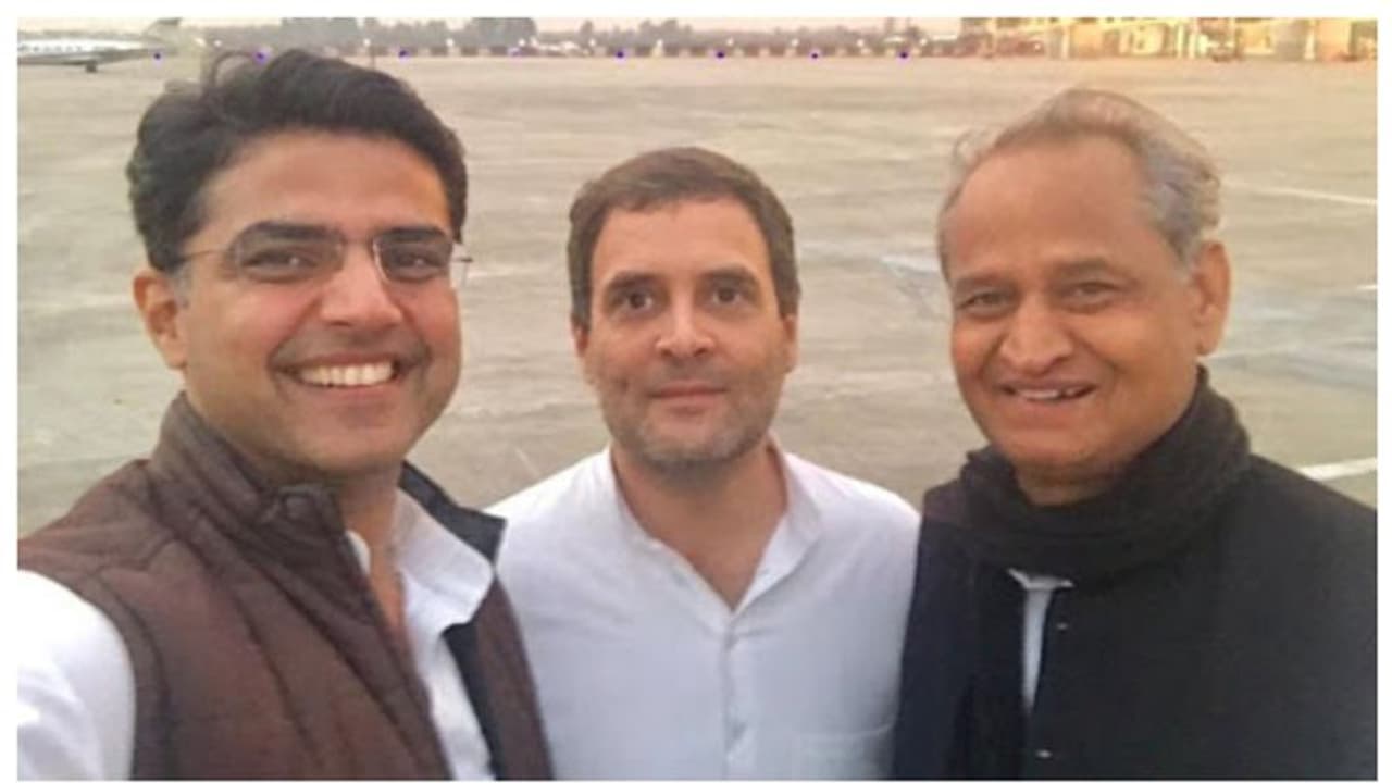 നാടകാന്തം ട്വിസ്റ്റ്, സച്ചിൻ പൈലറ്റ് രാഹുൽ ഗാന്ധിയെ കാണും, കലങ്ങിത്തെളിയുമോ? നാടകാന്തം ട്വിസ്റ്റ്, സച്ചിൻ പൈലറ്റ് രാഹുൽ ഗാന്ധിയെ കാണും, കലങ്ങിത്തെളിയുമോ?