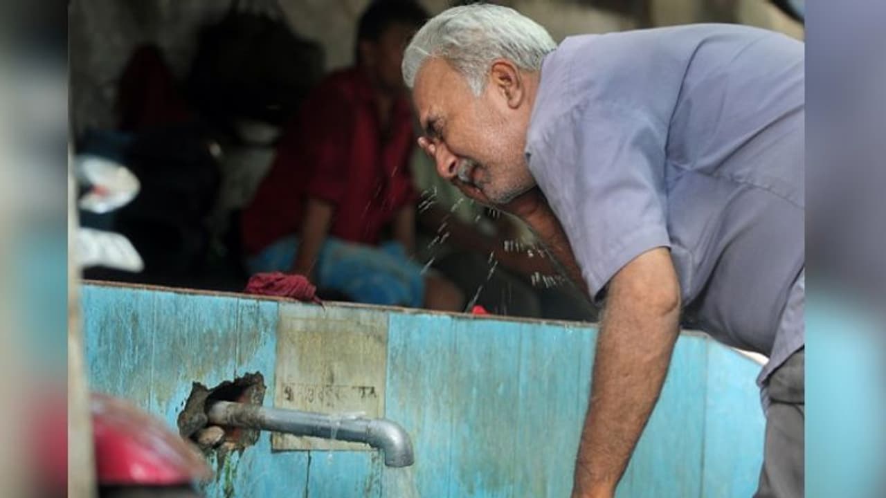 নিম্নচাপ সরতেই হুড়মুড়িয়ে কমল বৃষ্টির সম্ভাবনা, আদ্রতা জনিত অস্বস্তি প্রবল হওয়ার আশঙ্কা নিম্নচাপ সরতেই হুড়মুড়িয়ে কমল বৃষ্টির সম্ভাবনা, আদ্রতা জনিত অস্বস্তি প্রবল হওয়ার আশঙ্কা