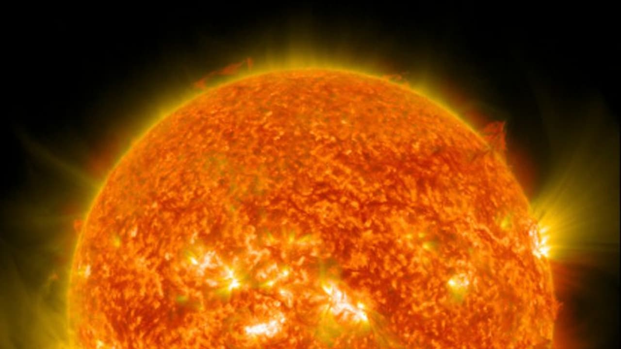 ഭൂമിയിലേക്ക് വരുന്നത് കൂറ്റന്‍ സൗരജ്വാലകൾ, മുൻവർഷങ്ങളിൽ നിന്ന് വിഭിന്നം, മുന്നറിയിപ്പുമായി ശാസ്ത്രജ്ഞർ