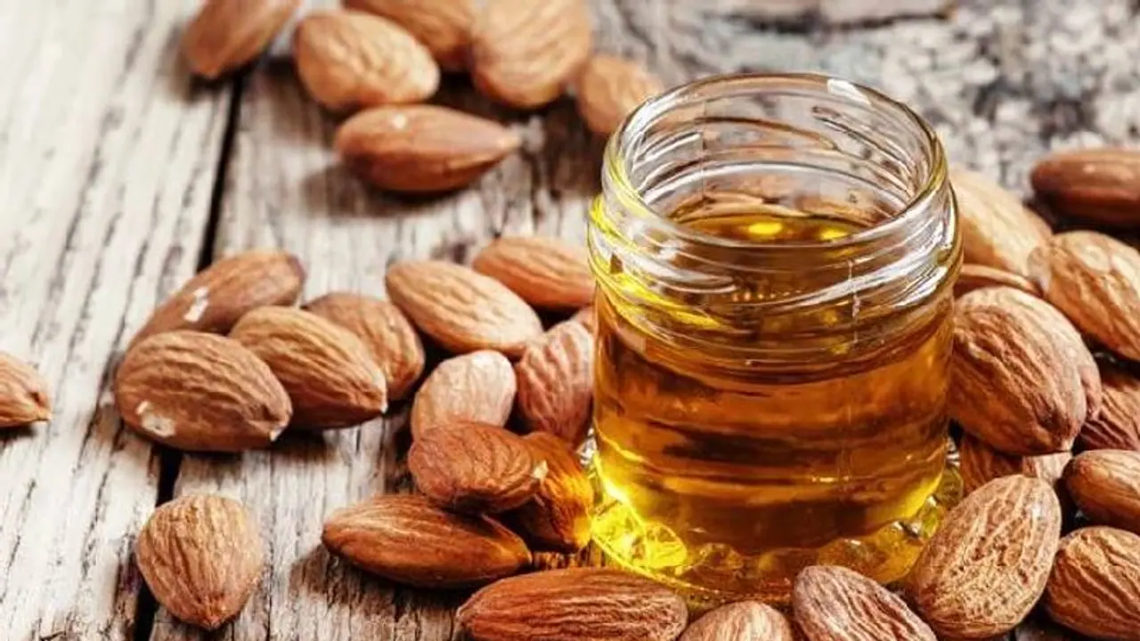 ചര്മ്മത്തിനും തലമുടിക്കും ബദാം ഓയില്; ഉപയോഗിക്കേണ്ടത് ഇങ്ങനെ... ചര്മ്മത്തിനും തലമുടിക്കും ബദാം ഓയില്; ഉപയോഗിക്കേണ്ടത് ഇങ്ങനെ...