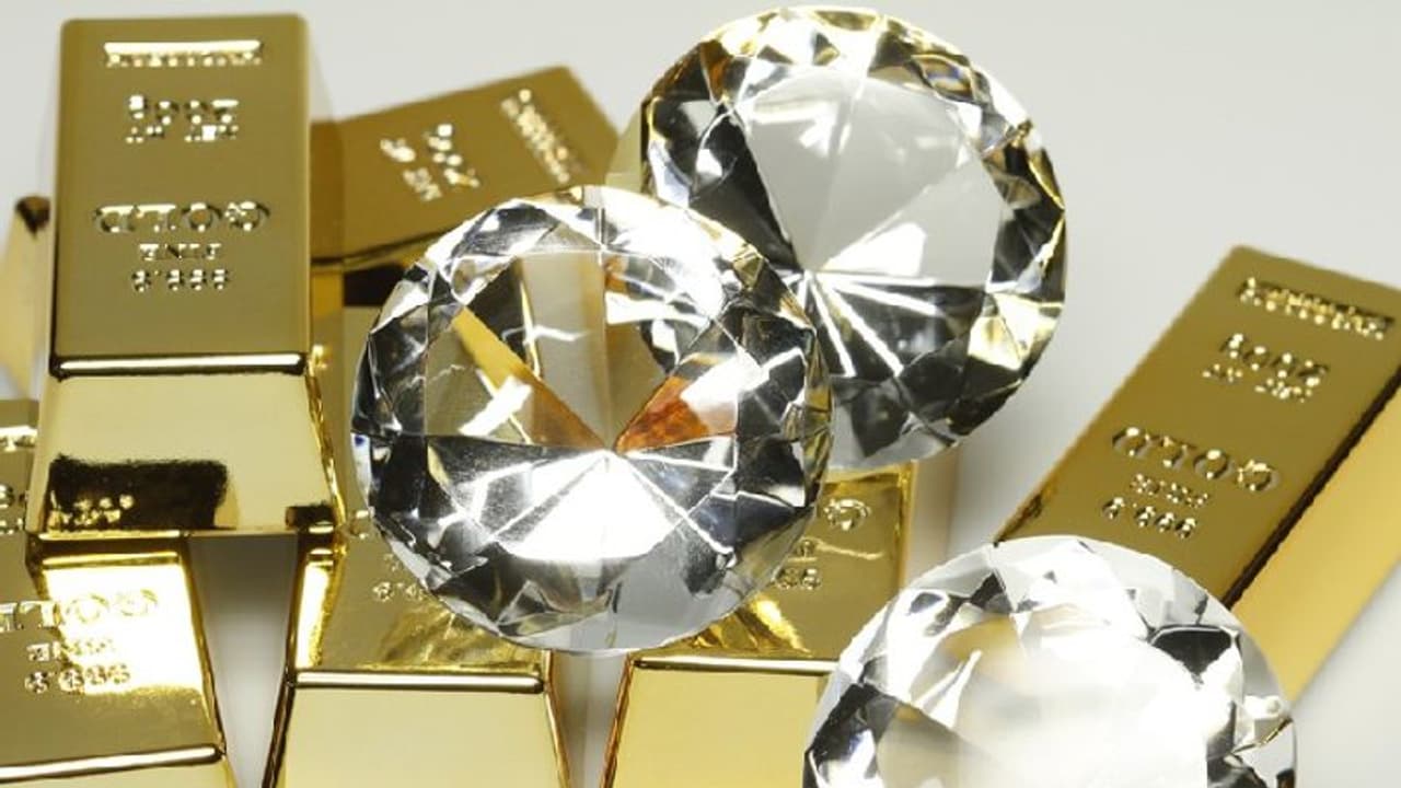 విశాఖపట్టణం పాలిషింగ్ కంపెనీలో ఐదు వజ్రాలు మాయం: కేసు నమోదు విశాఖపట్టణం పాలిషింగ్ కంపెనీలో ఐదు వజ్రాలు మాయం: కేసు నమోదు