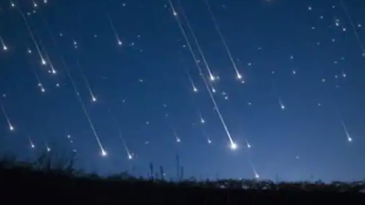 উল্কার মধ্যেই করোনাভাইরাস ছিল বলে দাবি বিক্রমসিংহের, মহাজাগতিক উৎসের তত্ত্ব বিজ্ঞানীদের উল্কার মধ্যেই করোনাভাইরাস ছিল বলে দাবি বিক্রমসিংহের, মহাজাগতিক উৎসের তত্ত্ব বিজ্ঞানীদের