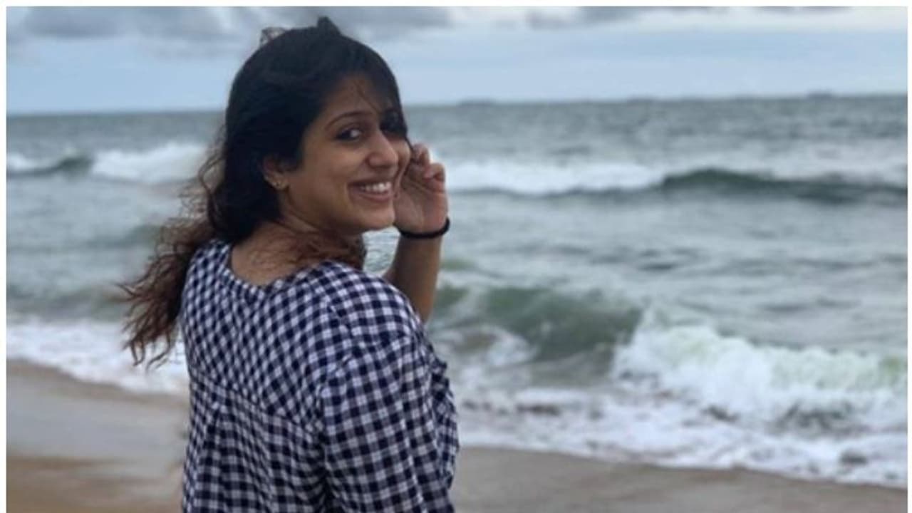 'എന്നെ തിരികെ കൊണ്ടുപോകൂ സന്തോഷങ്ങളിലേക്ക്', ഫോട്ടോയുമായി രഞ്ജിനി ജോസ് 'എന്നെ തിരികെ കൊണ്ടുപോകൂ സന്തോഷങ്ങളിലേക്ക്', ഫോട്ടോയുമായി രഞ്ജിനി ജോസ്