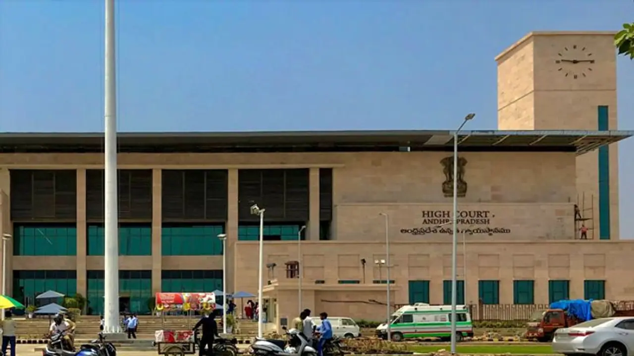  ఎస్‌జీటీ పోస్టులకు బీఈడీ అభ్యర్థులు: స్టే ఇచ్చిన ఏపీ హైకోర్టు