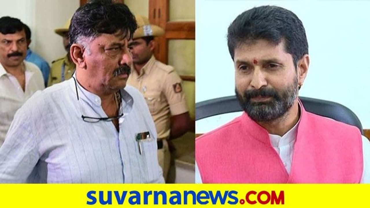 ಬೆಂಗ್ಳೂರು ಗಲಭೆ: ನವೀನ್ ಬಿಜೆಪಿ ಕಡೆಯವನು ಎಂದ ಡಿಕೆಶಿಗೆ ಸಿಟಿ ರವಿ ಫುಲ್ ಕ್ಲಾಸ್..! ಬೆಂಗ್ಳೂರು ಗಲಭೆ: ನವೀನ್ ಬಿಜೆಪಿ ಕಡೆಯವನು ಎಂದ ಡಿಕೆಶಿಗೆ ಸಿಟಿ ರವಿ ಫುಲ್ ಕ್ಲಾಸ್..!