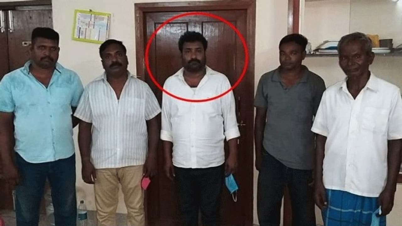 அபின் கடத்திய பாஜக நிர்வாகி.... கட்சியிலிருந்து நீக்கி அதிரடி ஆக்ஷன் எடுத்த பாஜக!! அபின் கடத்திய பாஜக நிர்வாகி.... கட்சியிலிருந்து நீக்கி அதிரடி ஆக்ஷன் எடுத்த பாஜக!!