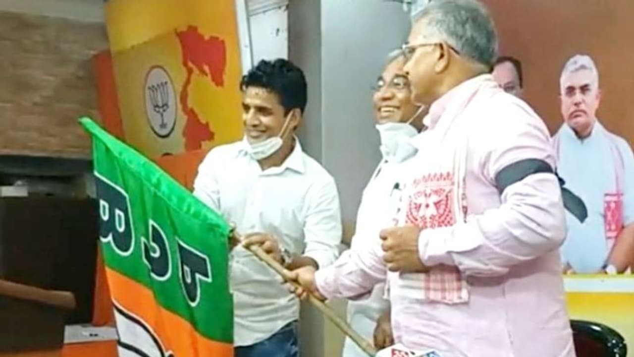 বিজেপি করলে মুসলিম বলে গণ্য় নয়, নতুন 'ফরমান' ইমাম সংগঠনের বিজেপি করলে মুসলিম বলে গণ্য় নয়, নতুন 'ফরমান' ইমাম সংগঠনের