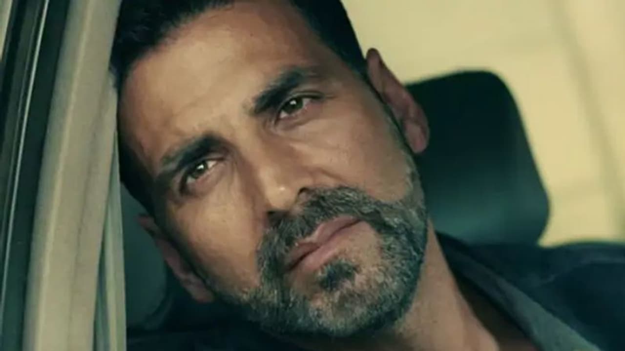 अक्षय कुमार के खिलाफ जबलपुर में दर्ज हुई शिकायत, धार्मिक भावनाओं को लेकर लगाया ये बड़ा आरोप अक्षय कुमार के खिलाफ जबलपुर में दर्ज हुई शिकायत, धार्मिक भावनाओं को लेकर लगाया ये बड़ा आरोप