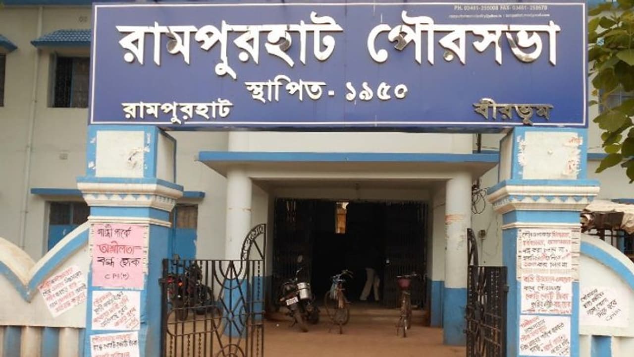 করোনা আবহে নয়া বিতর্ক, কো অর্ডিনেটরের পদ থেকে ইস্তফা দিতে চান তৃণমূল কাউন্সিলররা করোনা আবহে নয়া বিতর্ক, কো অর্ডিনেটরের পদ থেকে ইস্তফা দিতে চান তৃণমূল কাউন্সিলররা