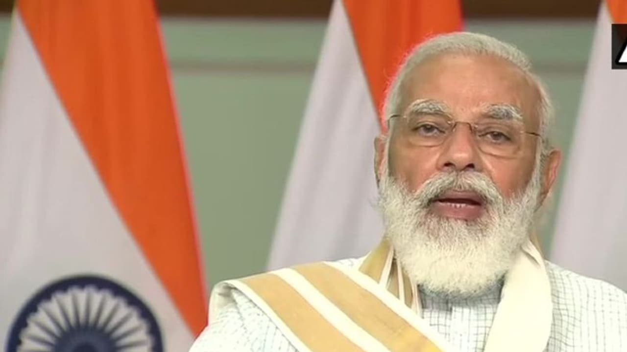 কর ব্যবস্থাকে স্বচ্ছ ও সরলীকরণ করতে উদ্যোগ প্রধানমন্ত্রীর, 'সৎ করদাতা' আজ থেকেই পাবেন পরিষেবা কর ব্যবস্থাকে স্বচ্ছ ও সরলীকরণ করতে উদ্যোগ প্রধানমন্ত্রীর, 'সৎ করদাতা' আজ থেকেই পাবেন পরিষেবা