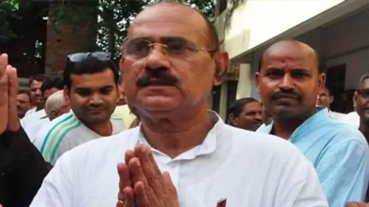 UP के बाहुबली विधायक विजय मिश्रा को लगा एनकाउंटर का डर, कहा ब्राह्मण होने के कारण कभी भी मारा जा सकता हूं UP के बाहुबली विधायक विजय मिश्रा को लगा एनकाउंटर का डर, कहा ब्राह्मण होने के कारण कभी भी मारा जा सकता हूं