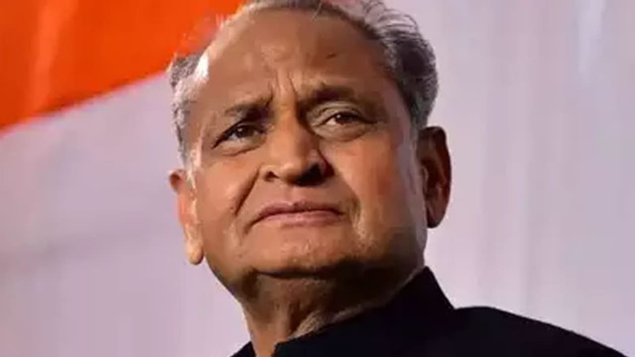 राजस्थान: पंजाब की तरह कृषि कानूनों के विरोध में जल्द विधेयक लाएंगे सीएम गहलोत राजस्थान: पंजाब की तरह कृषि कानूनों के विरोध में जल्द विधेयक लाएंगे सीएम गहलोत