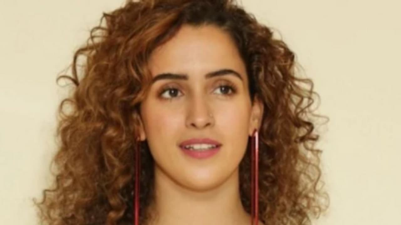 Sanya Malhotra impresses fans with her latest dance video of Beyonce (Watch) Sanya Malhotra impresses fans with her latest dance video of Beyonce (Watch)