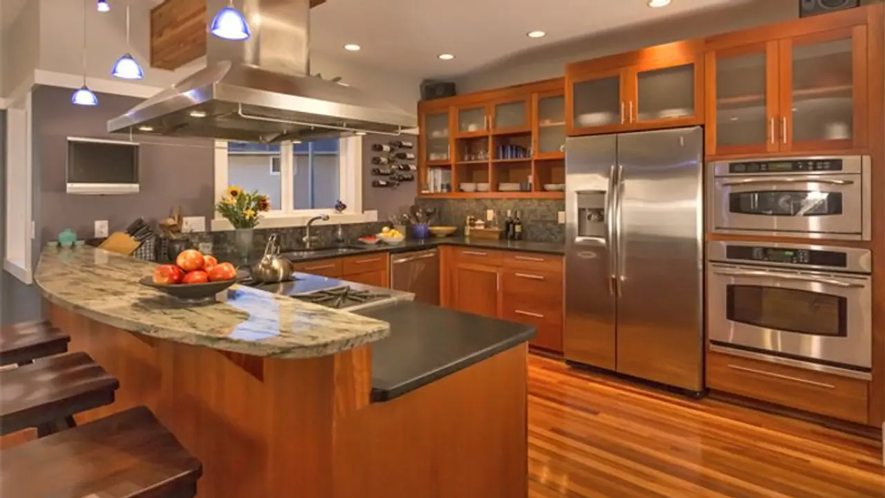 वास्तु टिप्स: दक्षिण पूर्व में होता है अग्निदेव का वास, घर में इसी दिशा में होना चाहिए किचन