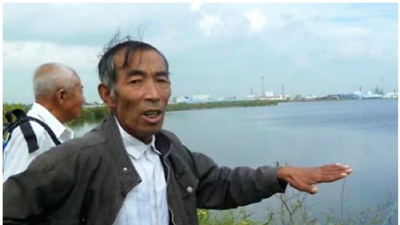 കൃഷിയിടം മലിനമാക്കിയ കമ്പനിക്കെതിരെ പോരാടാൻ 16 വർഷമെടുത്ത് നിയമം പഠിച്ച മനുഷ്യന്‍...