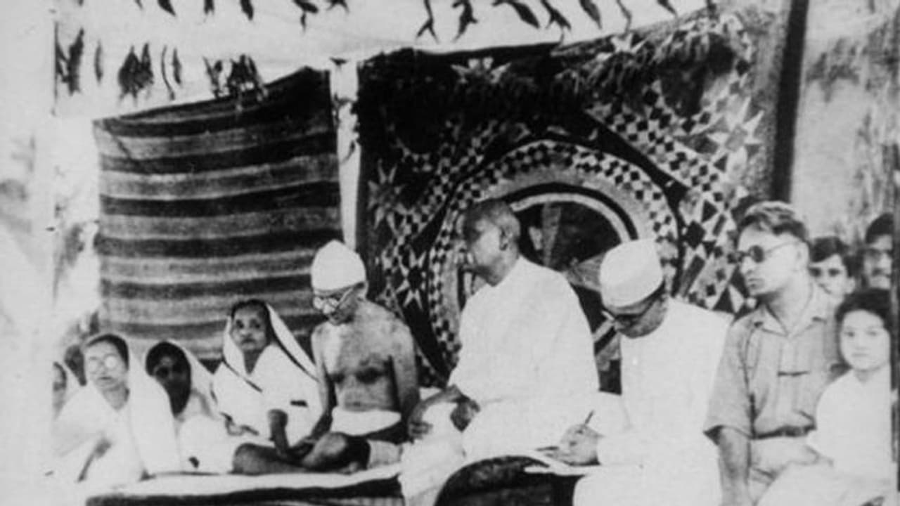 Independence Day 2022: స్వతంత్య్ర పోరాటంలో ఈ 8 మంది వీరుల త్యాగాలు ఎన్నటికీ చిరస్మరణీయమే.. Independence Day 2022: స్వతంత్య్ర పోరాటంలో ఈ 8 మంది వీరుల త్యాగాలు ఎన్నటికీ చిరస్మరణీయమే..