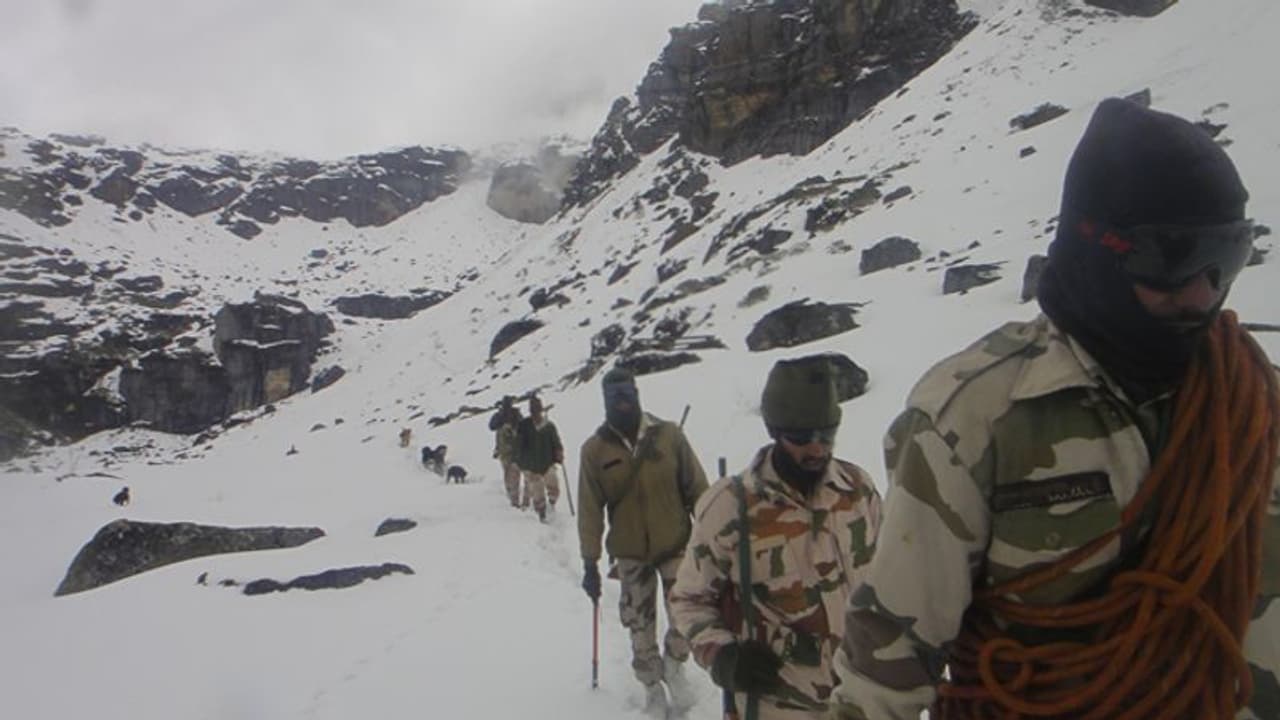 গালওয়ান বা প্যাংগং নয়, মে মাস থেকে লাদাখে চিনের বিরুদ্ধে লড়ছে ভারতীয় সেনা