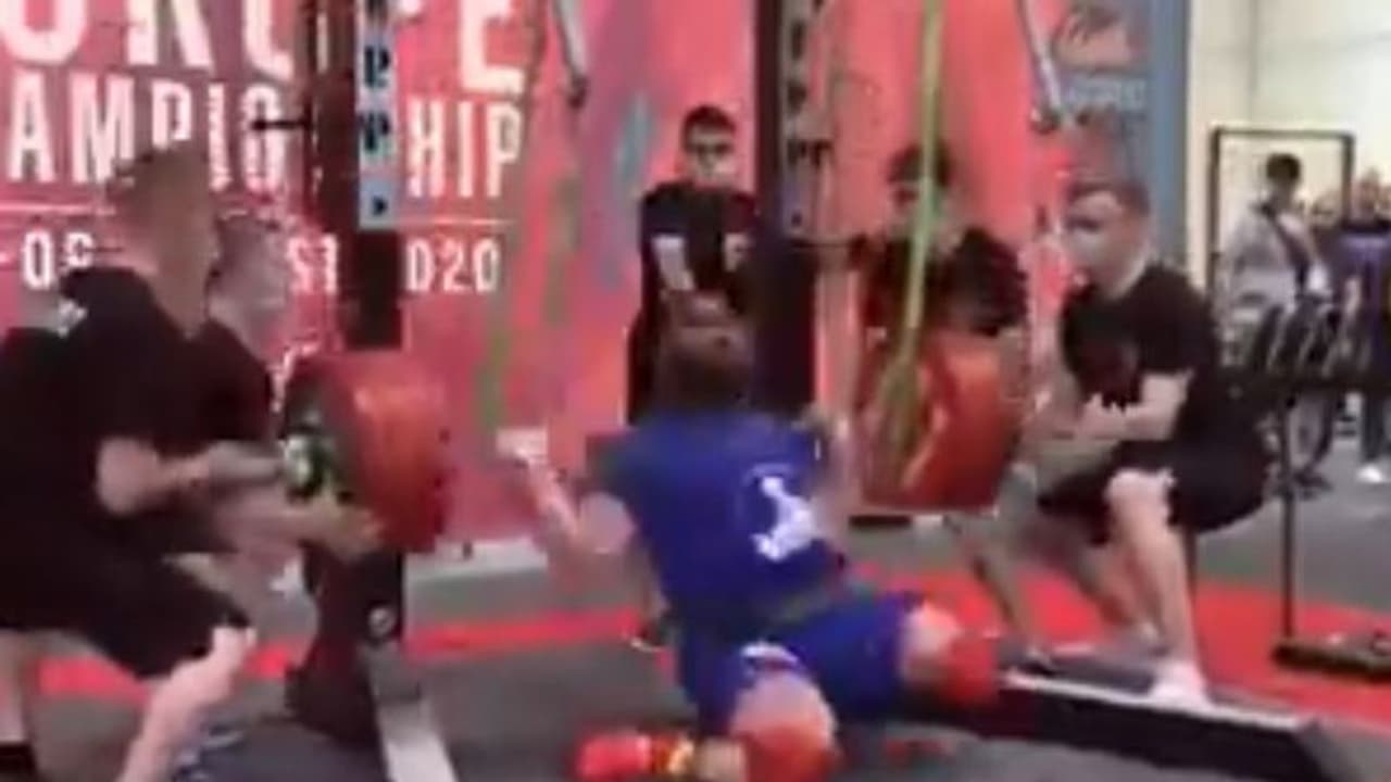 900 ಪೌಂಡ್ ತೂಕ ಎತ್ತುವಾಗ ಮೊಣಕಾಲು ಮುರಿದು ನೆಲಕ್ಕೆ ಕುಸಿದ ಪವರ್ ಲಿಫ್ಟರ್!