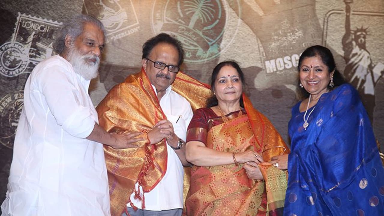 அடுத்த அதிர்ச்சி... பாடகர் எஸ்.பி.பாலசுப்ரமணியம் மனைவிக்கு கொரோனா தொற்று உறுதி....! அடுத்த அதிர்ச்சி... பாடகர் எஸ்.பி.பாலசுப்ரமணியம் மனைவிக்கு கொரோனா தொற்று உறுதி....!