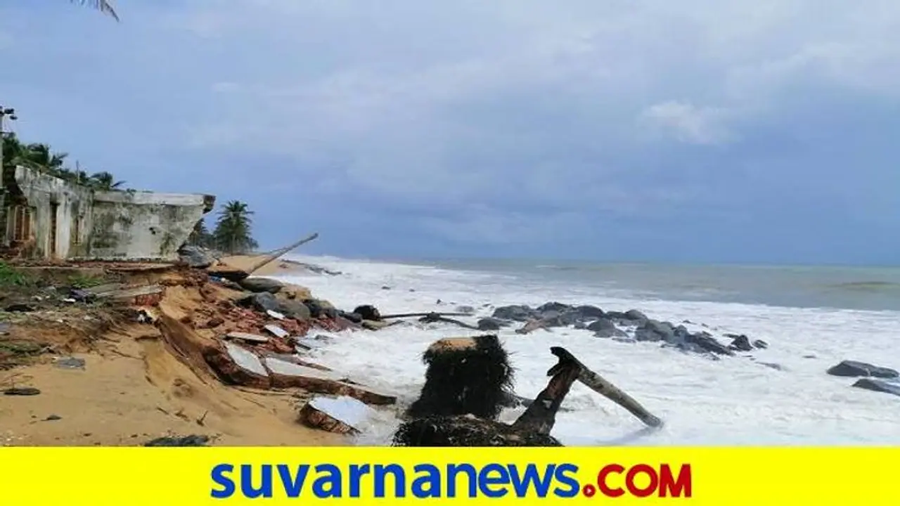 ದಕ್ಷಿಣ ಕನ್ನಡದ ಬೀಚ್‌ನಲ್ಲಿ ತೀವ್ರ ಕಡಲ್ಕೊರೆತ : ಅಂಗಡಿ ಮುಂಗಟ್ಟುಗಳು ಸಮುದ್ರ ಪಾಲು