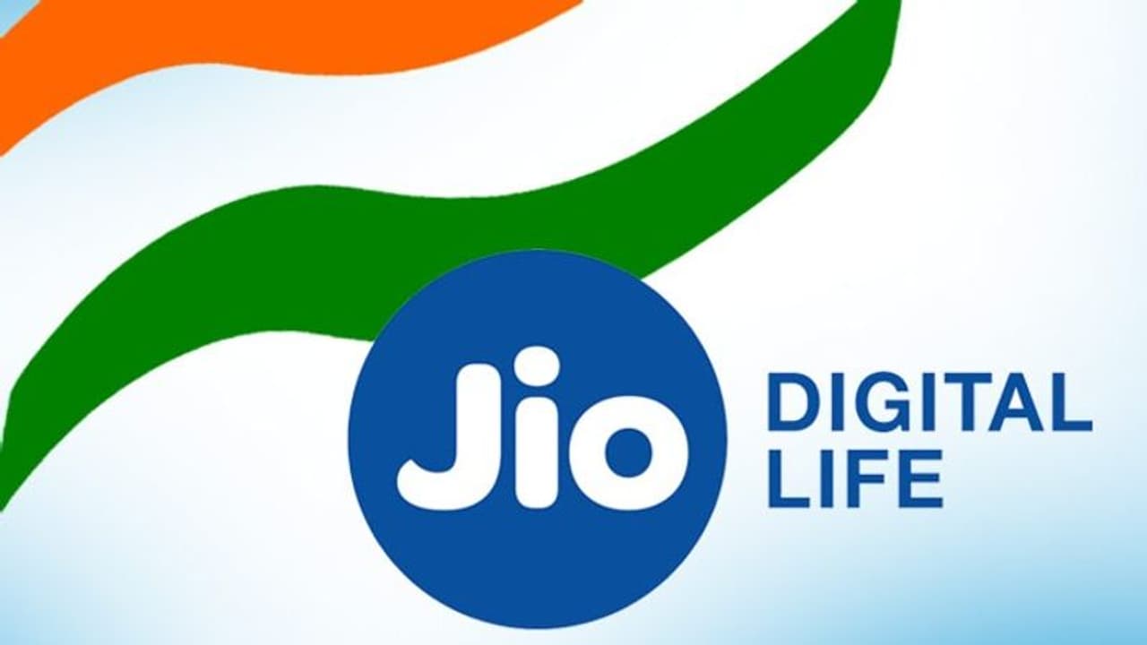 రోటీ, కపడా ఔర్ డేటా!.. డిజిటల్ ఇండియా ట్రాన్సఫర్మేషన్ లో జియో ముందు.. రోటీ, కపడా ఔర్ డేటా!.. డిజిటల్ ఇండియా ట్రాన్సఫర్మేషన్ లో జియో ముందు..