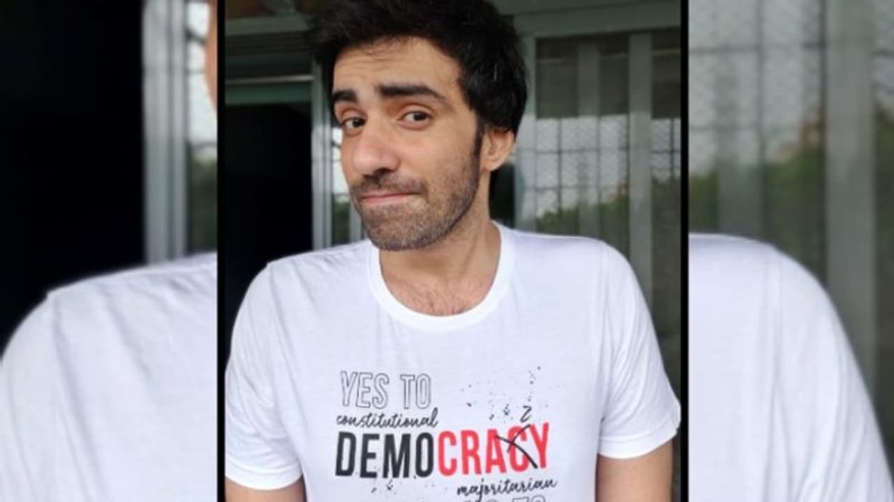 Bulbbul actor Avinash Tiwary celebrates his birthday with the whole nation Bulbbul actor Avinash Tiwary celebrates his birthday with the whole nation