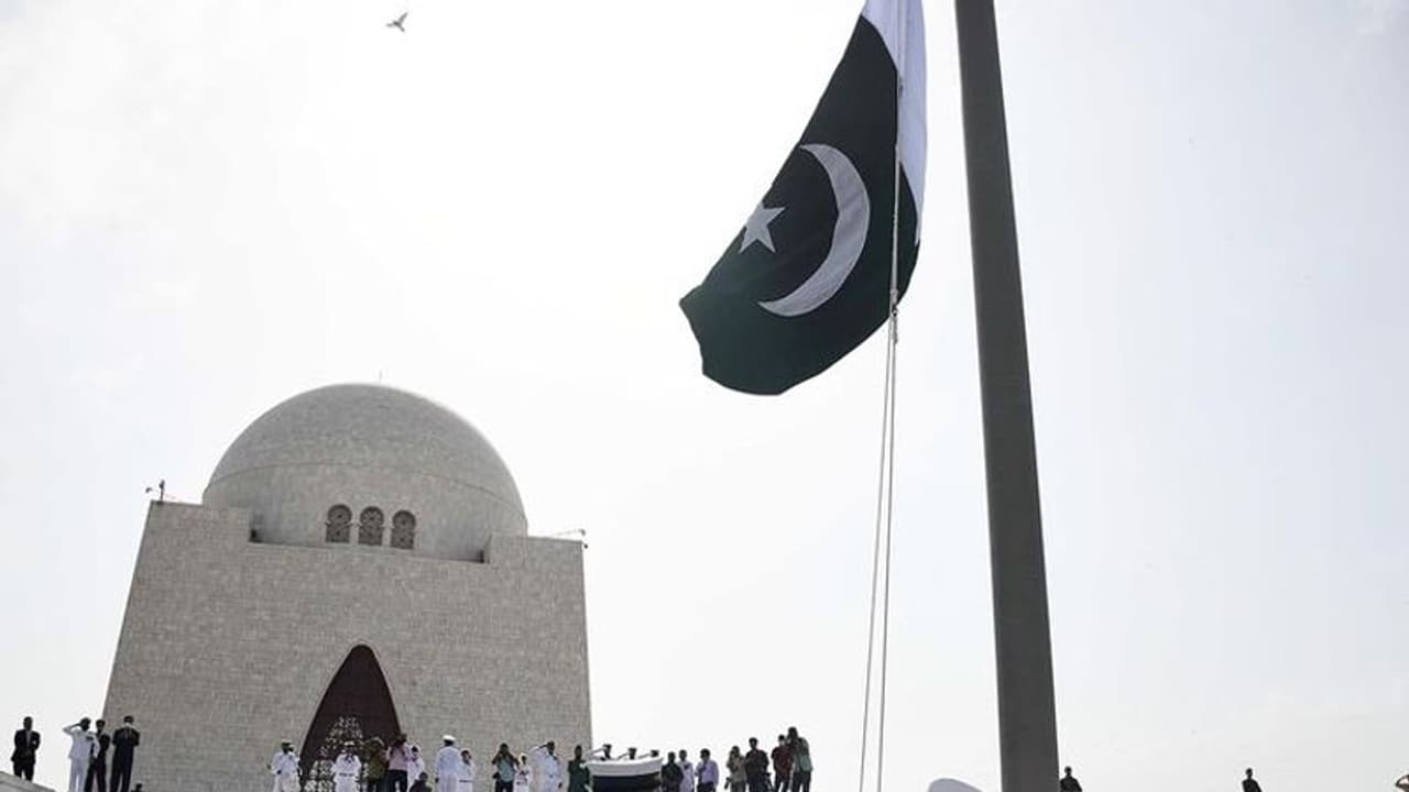 जानिए 14 अगस्त को स्वतंत्रता दिवस क्यों मनाता है पाकिस्तान ? जानिए 14 अगस्त को स्वतंत्रता दिवस क्यों मनाता है पाकिस्तान ?